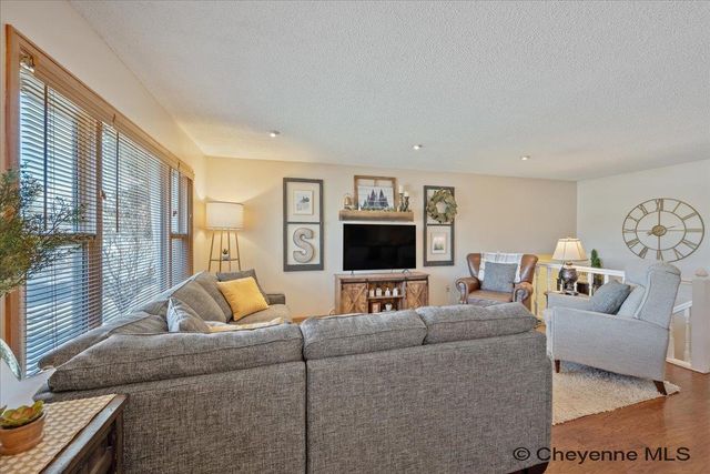 609 WESTERN HILLS BLVD, Cheyenne, WY 82009