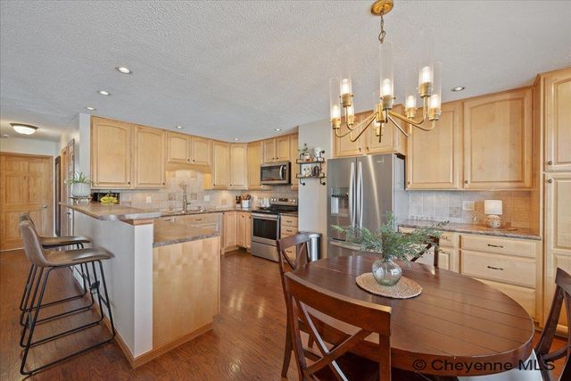 609 WESTERN HILLS BLVD, Cheyenne, WY 82009