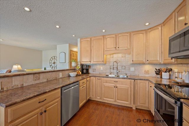 609 WESTERN HILLS BLVD, Cheyenne, WY 82009