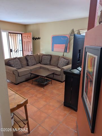 122 W Calle Del Ano, Green Valley, AZ 85614