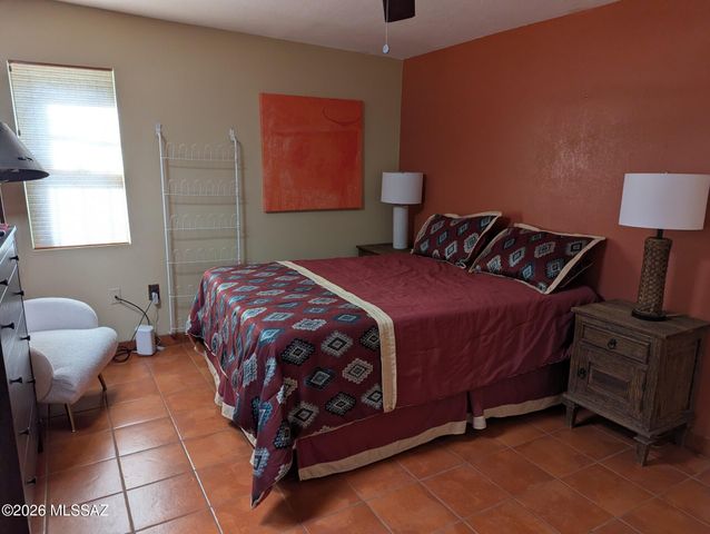 122 W Calle Del Ano, Green Valley, AZ 85614