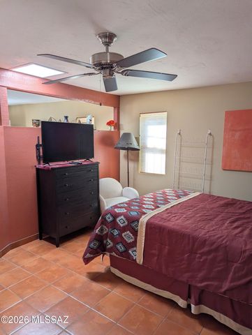 122 W Calle Del Ano, Green Valley, AZ 85614