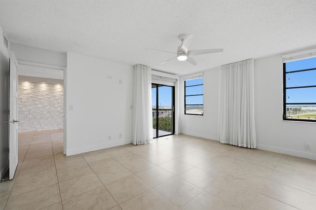 2215 Cypress Island Drive 906, Pompano Beach, FL 33069