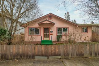 465 SW H Street, Grants Pass, OR 97526