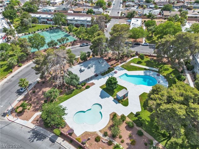 163 Greenbriar Townhouse Way, Las Vegas, NV 89121