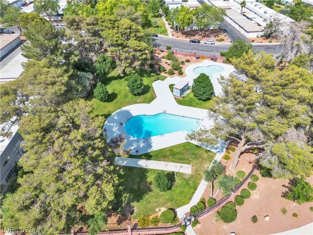 163 Greenbriar Townhouse Way, Las Vegas, NV 89121