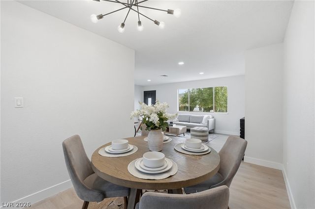 163 Greenbriar Townhouse Way, Las Vegas, NV 89121