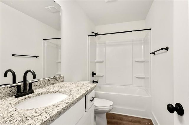 105 Indian Wells Court, Harmony, NC 28634