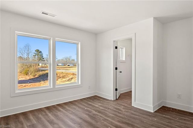 105 Indian Wells Court, Harmony, NC 28634