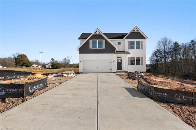 105 Indian Wells Court, Harmony, NC 28634