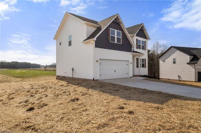 105 Indian Wells Court, Harmony, NC 28634