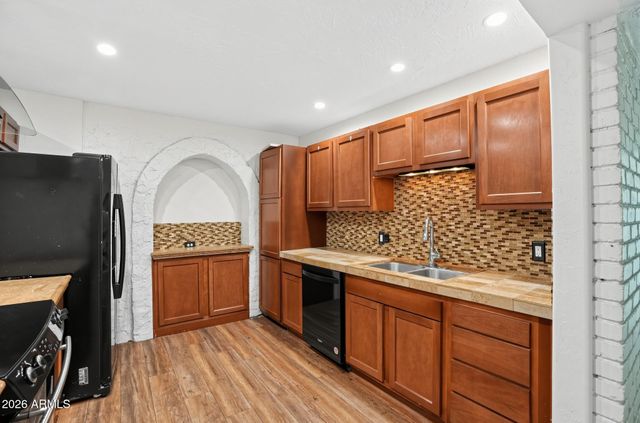 2451 E GLENCOVE Street, Mesa, AZ 85213