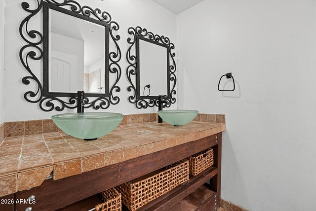 2451 E GLENCOVE Street, Mesa, AZ 85213