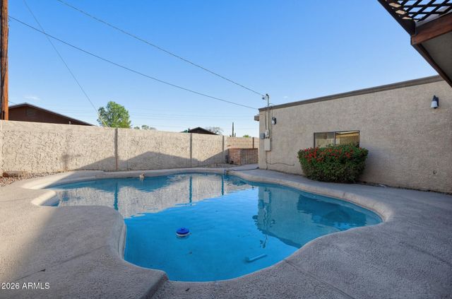2451 E GLENCOVE Street, Mesa, AZ 85213