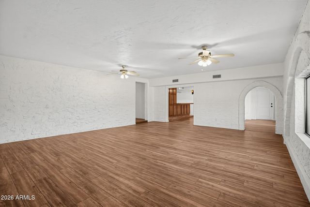 2451 E GLENCOVE Street, Mesa, AZ 85213