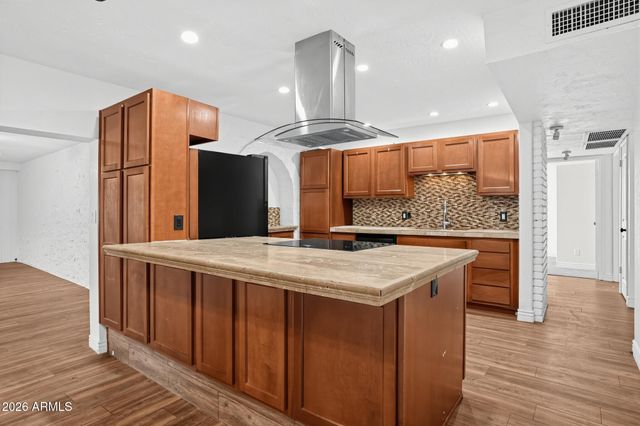 2451 E GLENCOVE Street, Mesa, AZ 85213