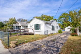 2736 Des Moines Street, Des Moines, IA 50317