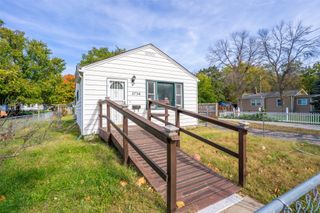 2736 Des Moines Street, Des Moines, IA 50317