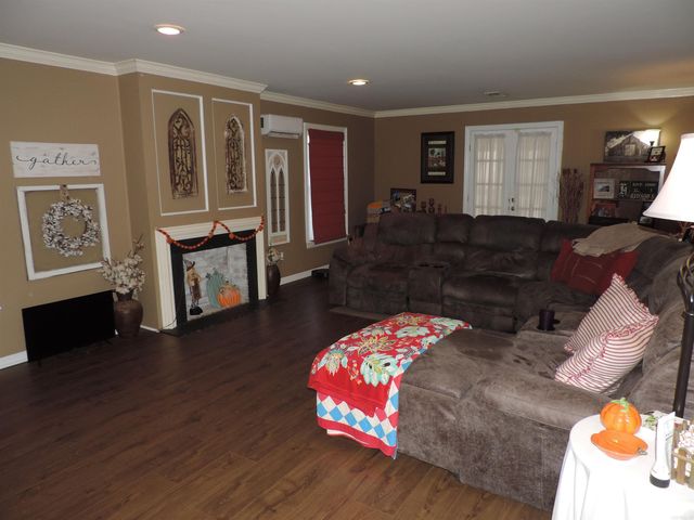 527 S Main, Dumas, AR 71639