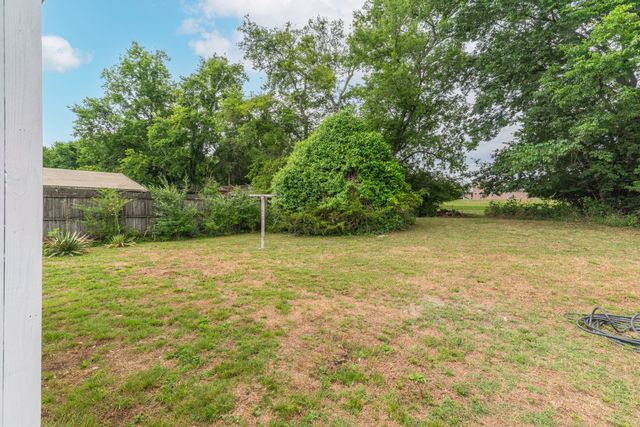 3814 Plantation Dr, Hermitage, TN 37076