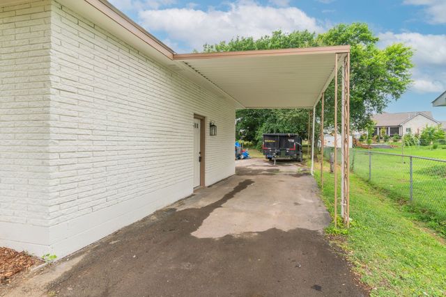 3814 Plantation Dr, Hermitage, TN 37076