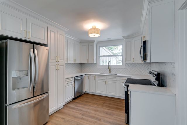 3814 Plantation Dr, Hermitage, TN 37076