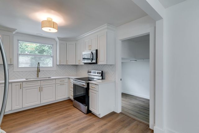 3814 Plantation Dr, Hermitage, TN 37076