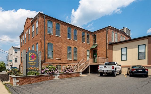 60 Clayton St, Boston, MA 02122