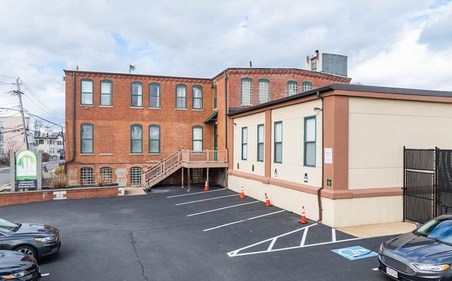 60 Clayton St, Boston, MA 02122