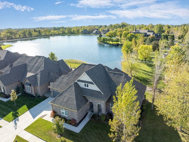 4359 Prairie Falcon Drive, Zionsville, IN 46077
