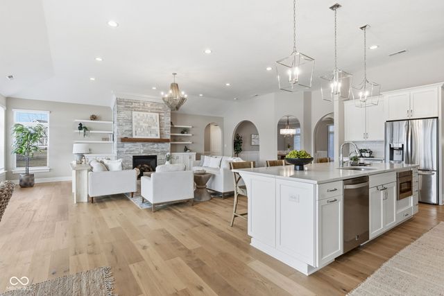 4359 Prairie Falcon Drive, Zionsville, IN 46077