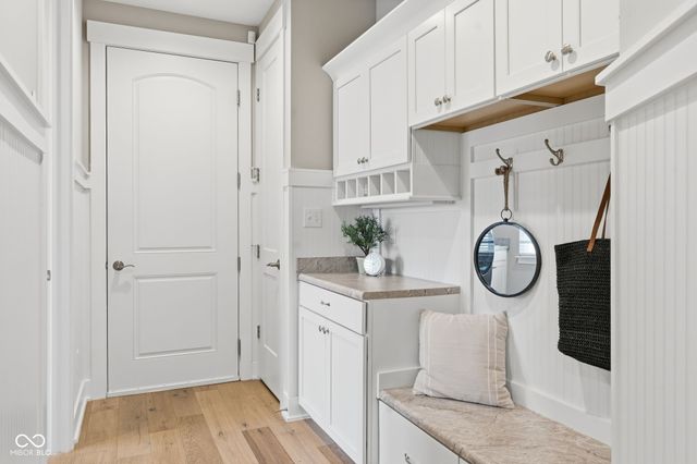 4359 Prairie Falcon Drive, Zionsville, IN 46077