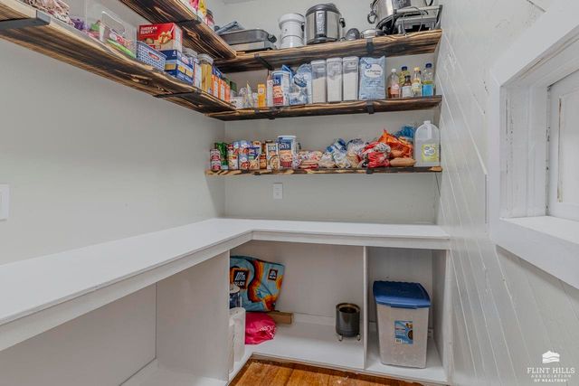 118 S Jefferson Street, Junction City, KS 66441