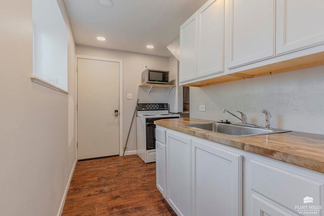 118 S Jefferson Street, Junction City, KS 66441