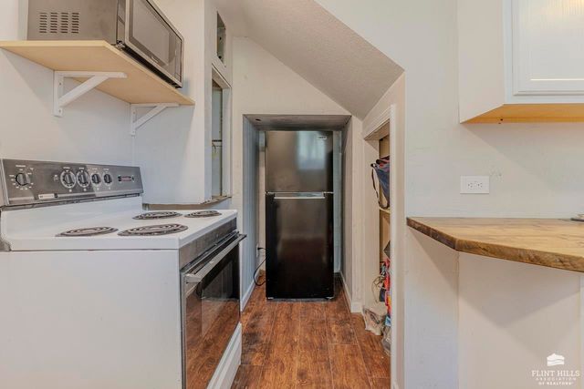 118 S Jefferson Street, Junction City, KS 66441