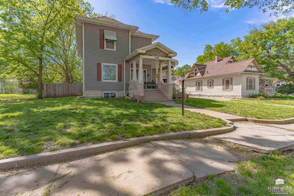 118 S Jefferson Street, Junction City, KS 66441