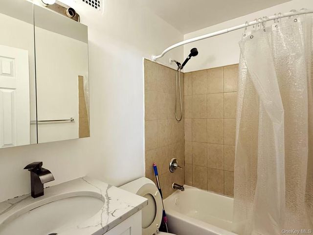 14468 38th Avenue 204, Flushing, NY 11354