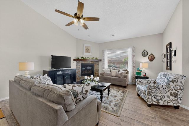 900 Firewheel Loop SW, Los Lunas, NM 87031