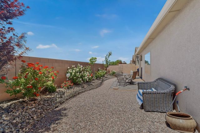 900 Firewheel Loop SW, Los Lunas, NM 87031