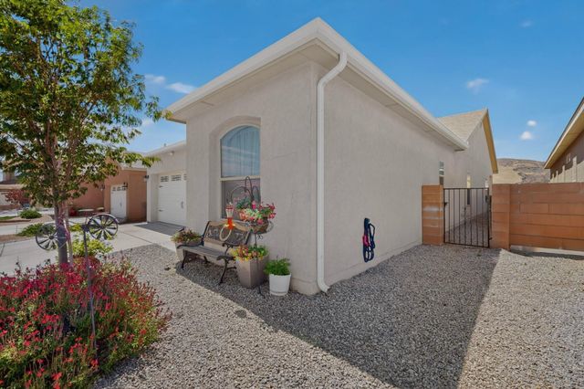 900 Firewheel Loop SW, Los Lunas, NM 87031