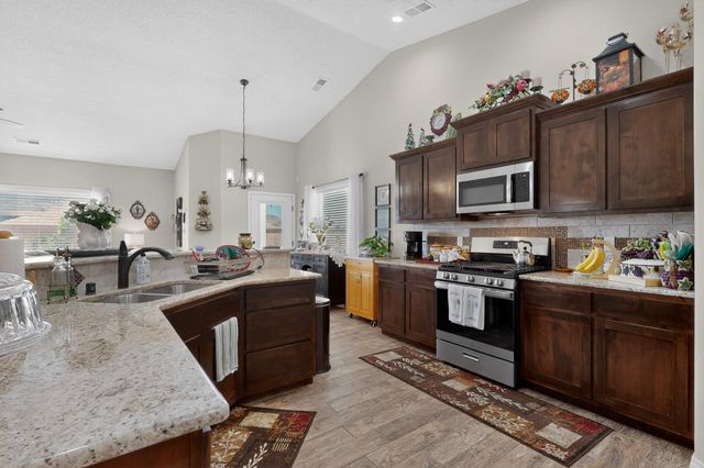900 Firewheel Loop SW, Los Lunas, NM 87031
