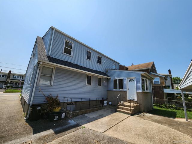 29 Lenox Avenue 2, Westbury, NY 11590