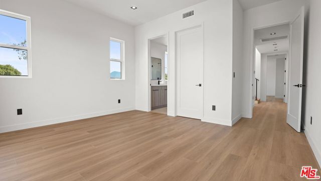 10842 Peach Grove Street AA, North Hollywood (los Angeles), CA 91601