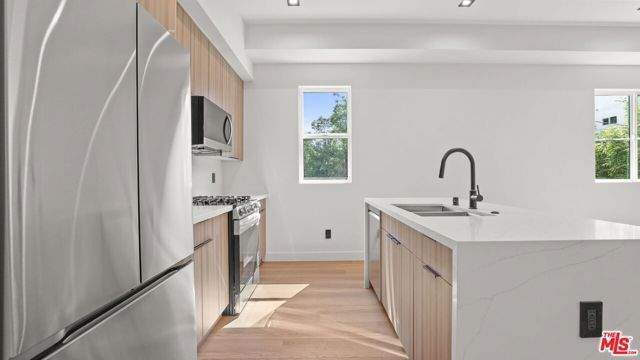 10842 Peach Grove Street AA, North Hollywood (los Angeles), CA 91601