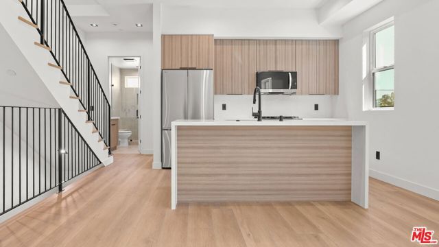 10842 Peach Grove Street AA, North Hollywood (los Angeles), CA 91601