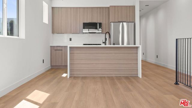 10842 Peach Grove Street AA, North Hollywood (los Angeles), CA 91601