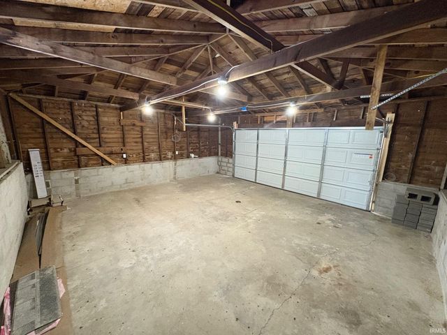 1013 E Fairview Avenue, South Bend, IN 46614