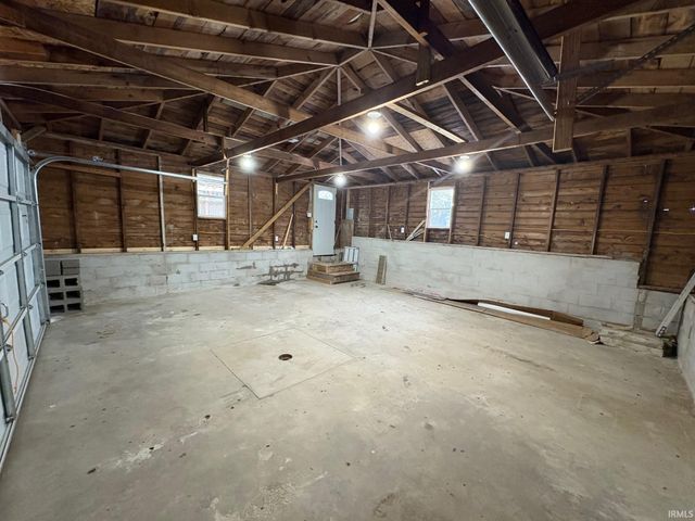 1013 E Fairview Avenue, South Bend, IN 46614