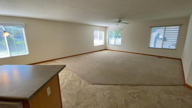 1454 Byfield Parkway, Valparaiso, IN 46385