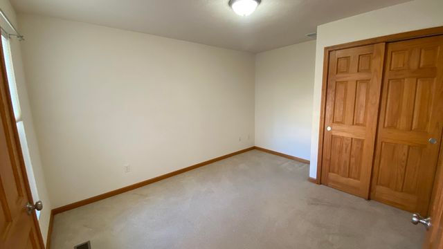 1454 Byfield Parkway, Valparaiso, IN 46385